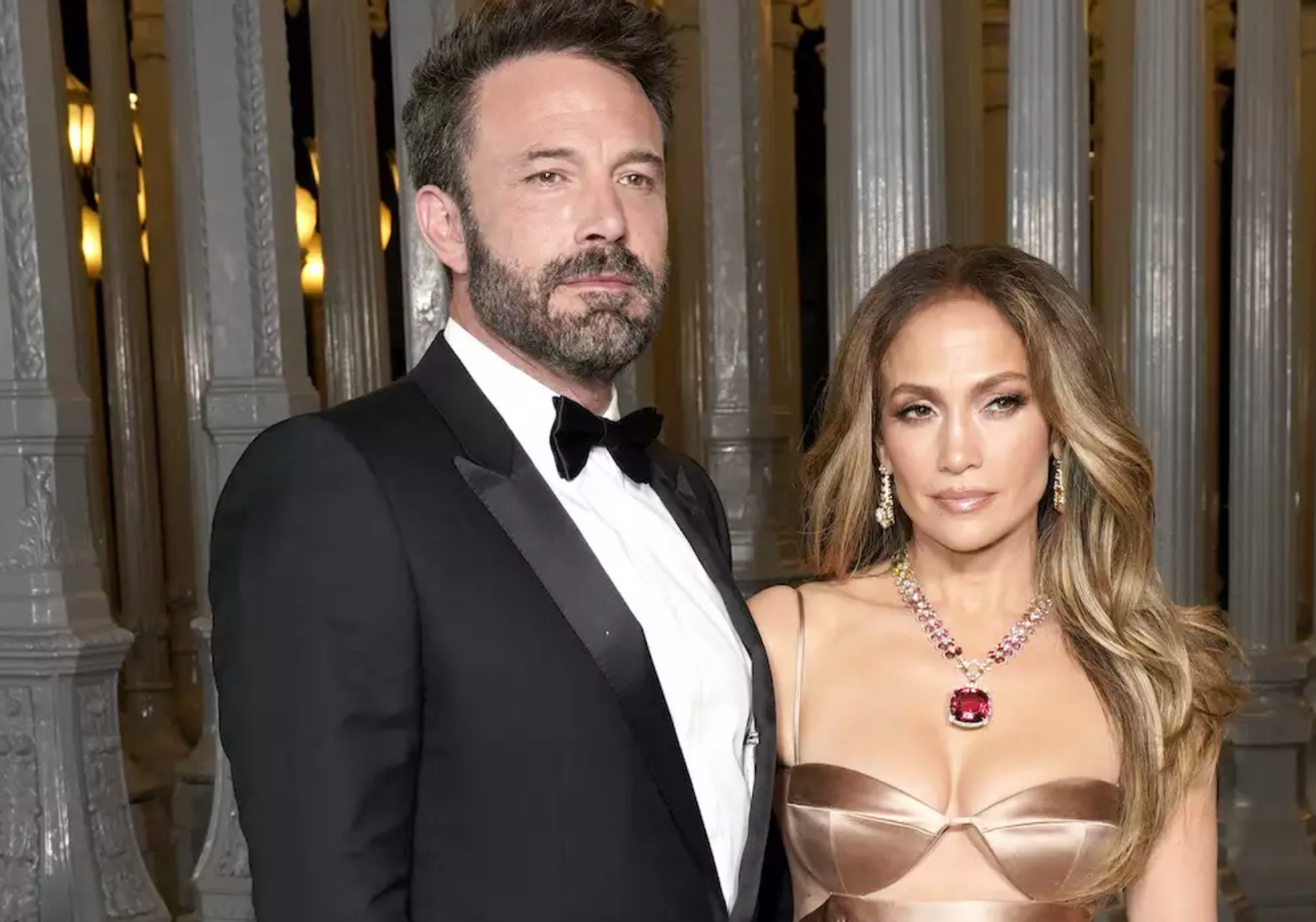 Ben Affleck y Jennifer Lopez son captados sin sus anillos